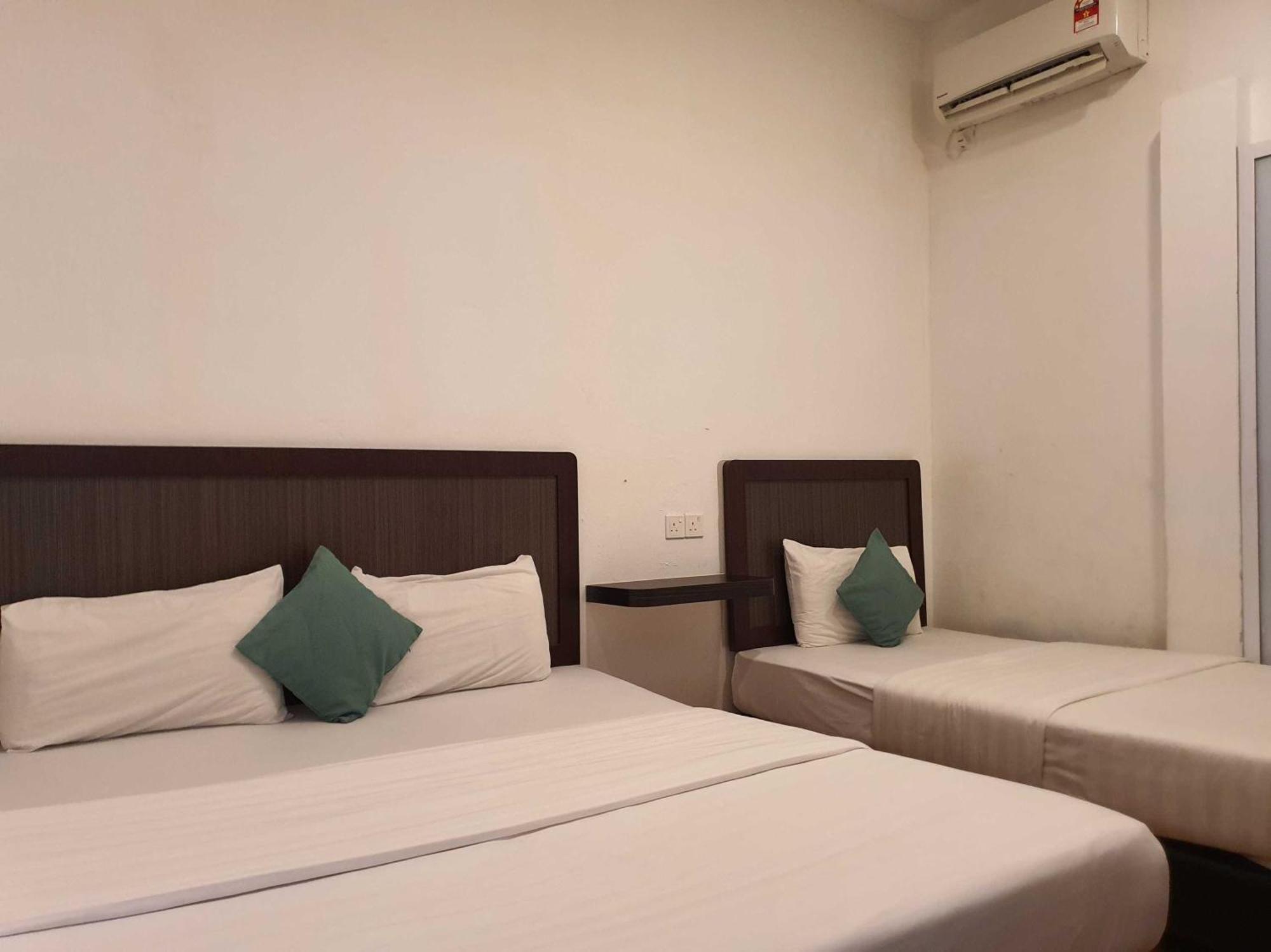 Oyo 91053 Signature Inn Miri Exterior photo
