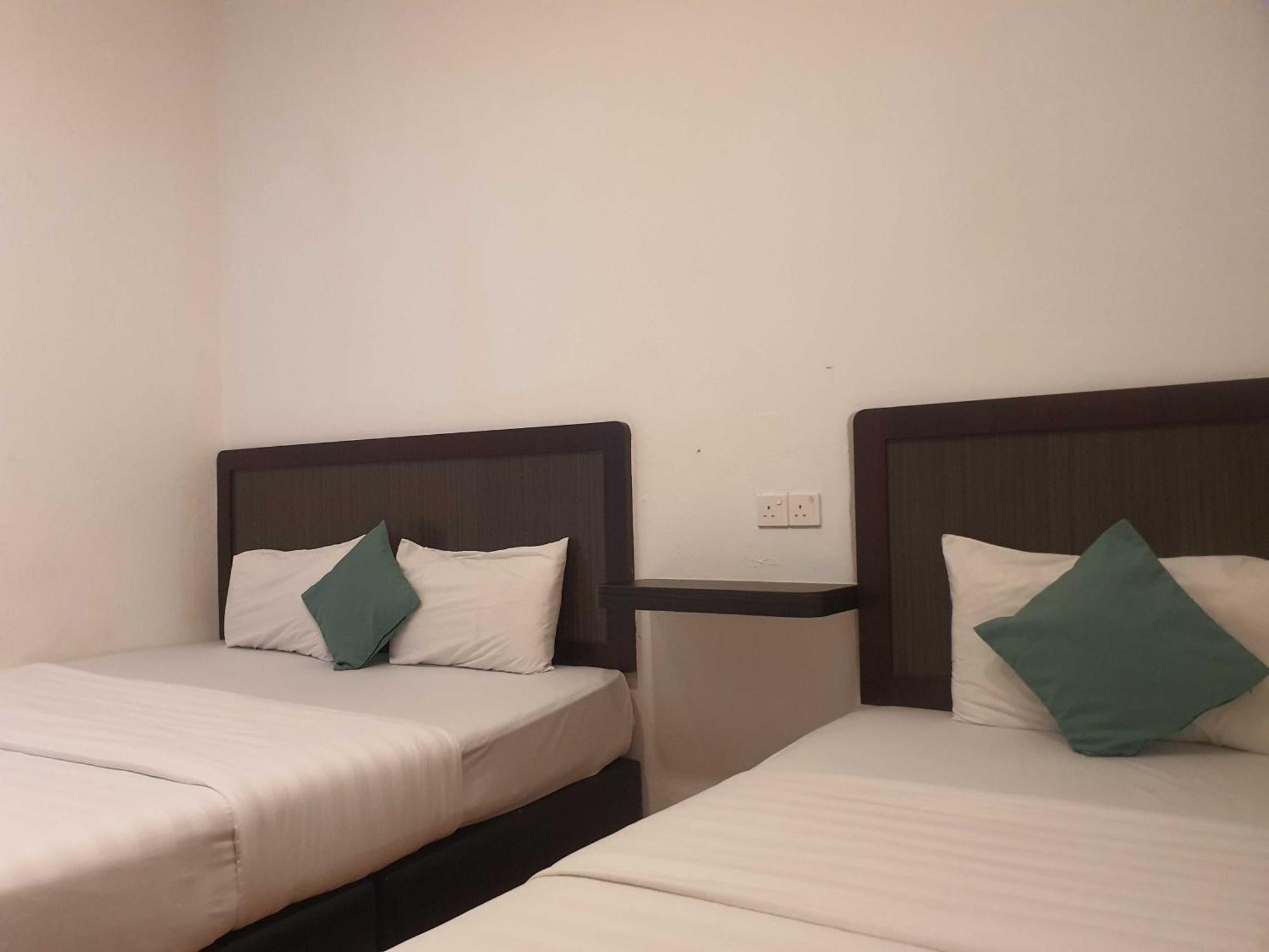 Oyo 91053 Signature Inn Miri Exterior photo